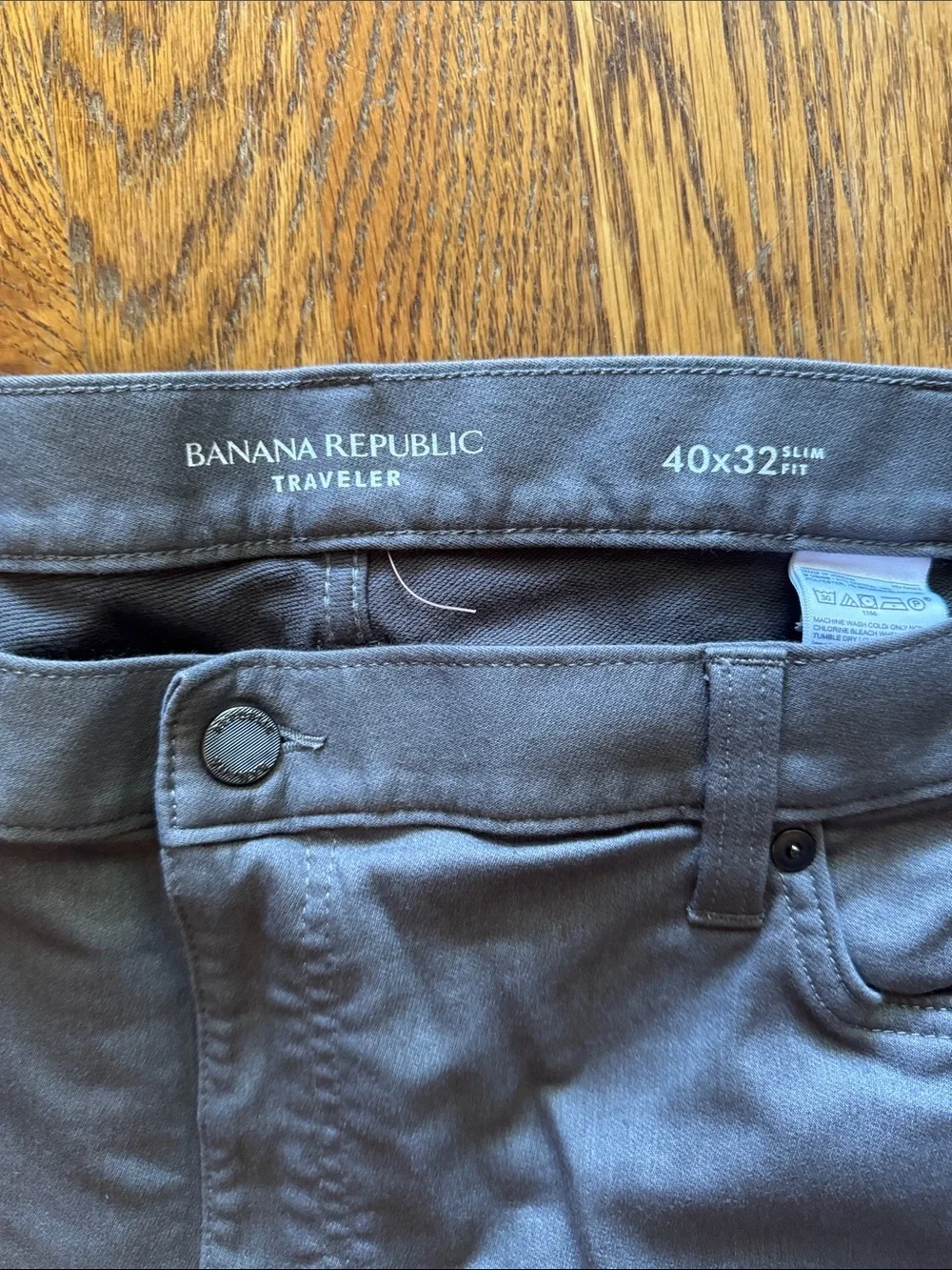 NWOT Banana Republic Men's Charcoal Gray Stretch Slim Fit Chinos size 40x32